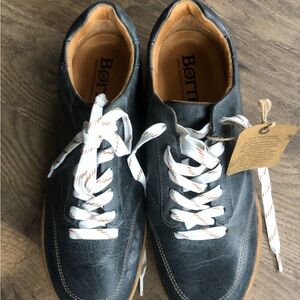 Born Men's Black and Tan Sneakers